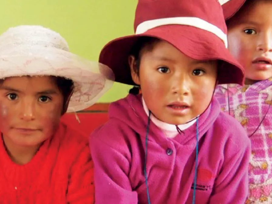 Mit Hilfe von World Vision erfahren Kinder in Peru Bildung.