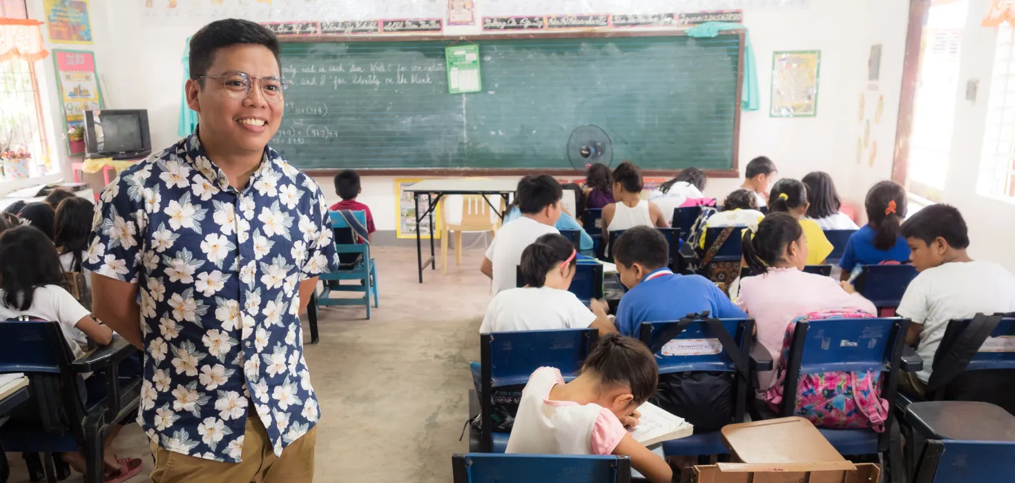 Janvie in einer Schule auf den Philippinen