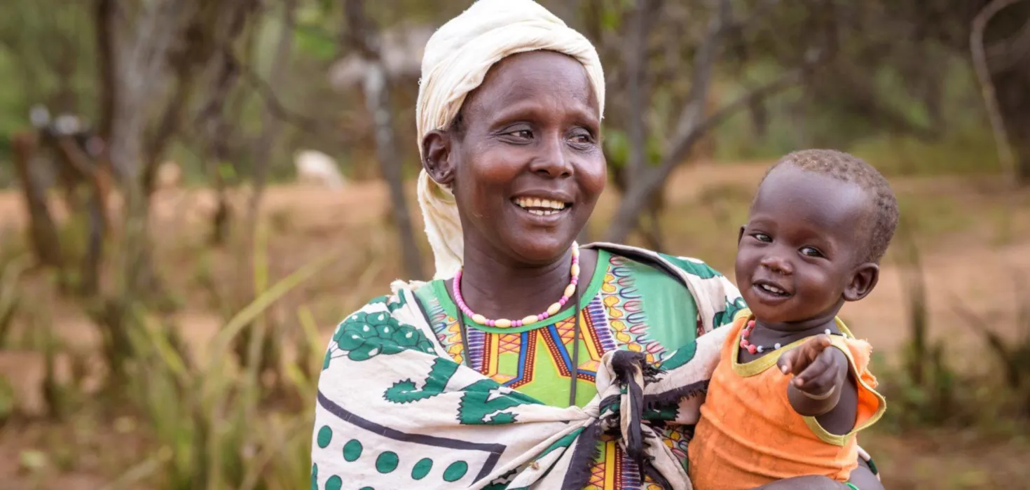 Frau mit Kind in Kenia
