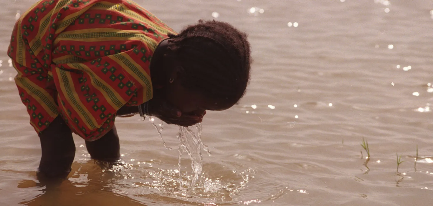 Mädchen am Niger