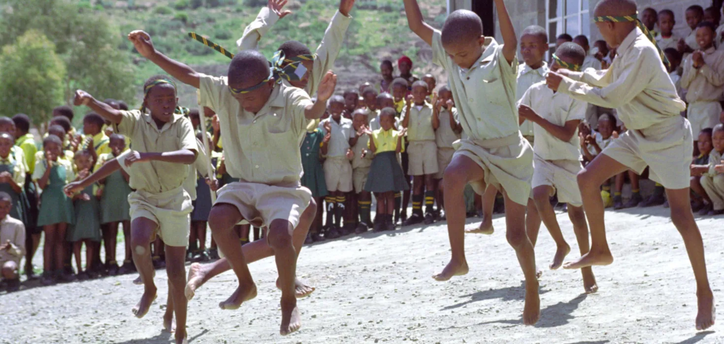Tanzende Kinder in Eswatini