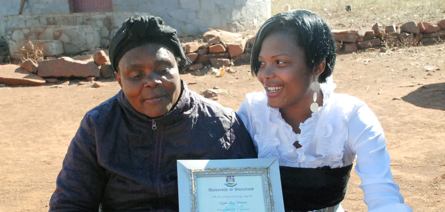 Ehemaliges Patenkind Nozipho aus Eswatini mit ihrer Mutter