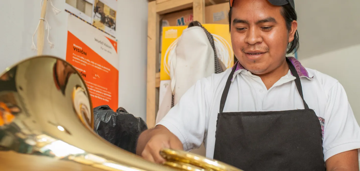 Geovanny aus Guatemala lernte als Patenkind klassische Musik kennen. 