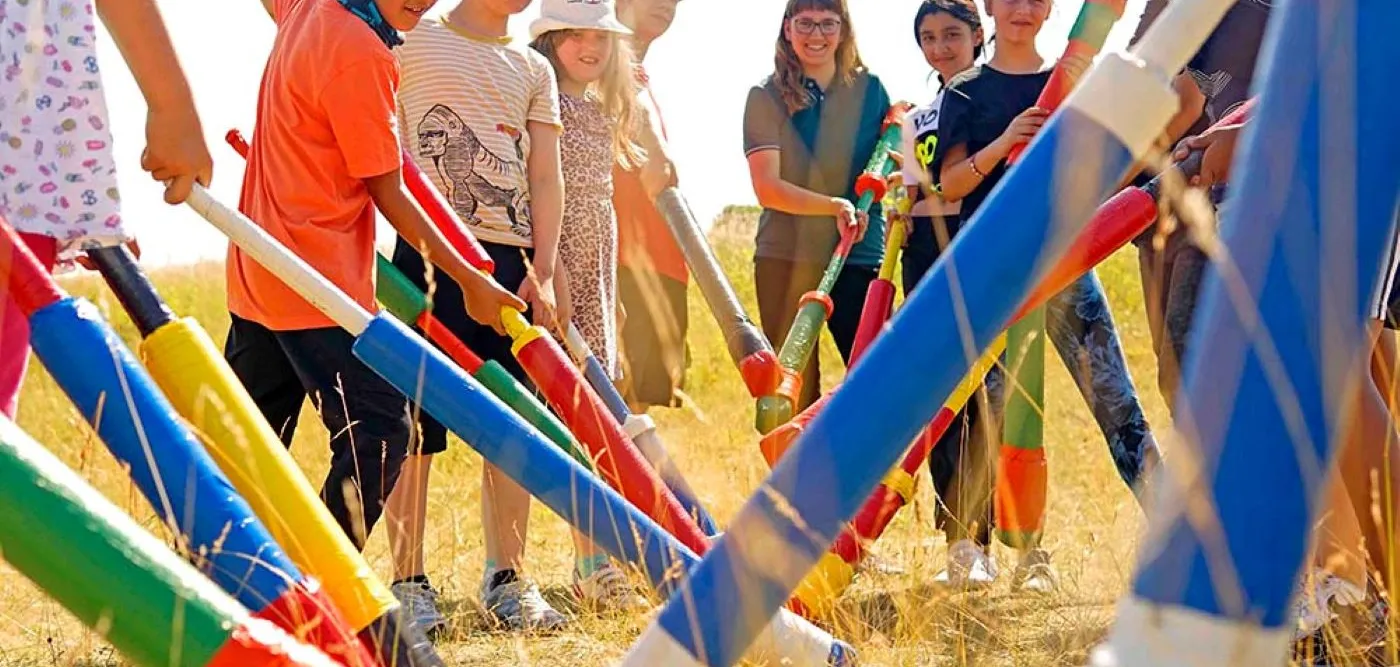 Hilfsprojekt-Jumpers-geflüchtete-Kinder-in-Deutschland-aus-Ukraine 