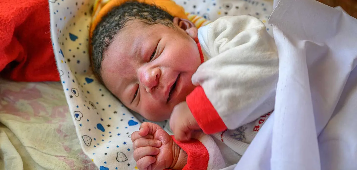 Neugeborenes Baby Alpha aus Ruanda