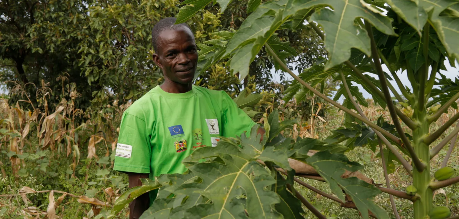 Bauer auf seiner Farm in Kenia