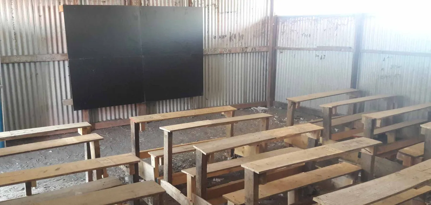 Leeres Klassenzimmer einer Schule im Südsudan