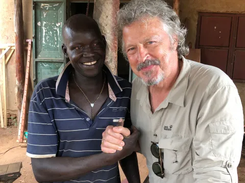 Wolfgang Niedecken besucht einen Absolventen des Rebound Projektes