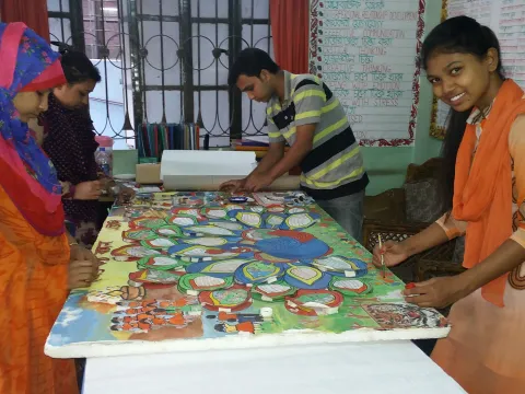 Meghla mit Freunden beim Kinderforum