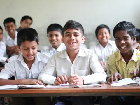 Kinderarbeiter Hemel aus Bangladesch geht wieder zur Schule.