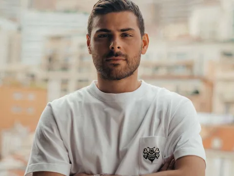 Kevin Volland spendet Saatgut