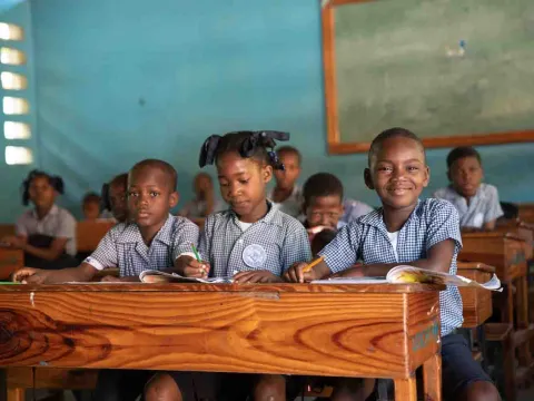 Kinder in einer Schule in Haiti