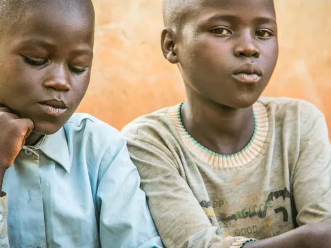 Kinder der ehemaligen Kindersoldatin Florence. Gewalt gegen Kinder verhindern