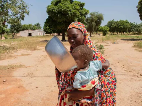 Mutter mit Kind in Burkina Faso