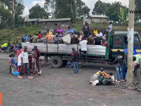 Zehntausende Menschen sind auf der Flucht vor Gewalt im Osten der DR Kongo.
