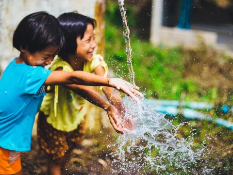 Sauberes Trinkwasser unterstützt die Gesundheit der Kinder