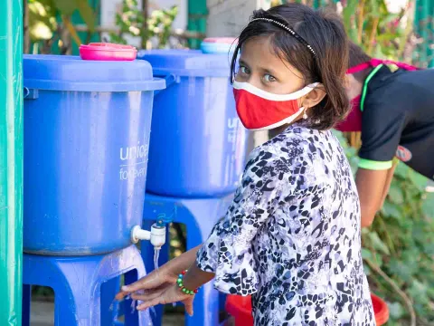 Aktion Deutschland hilft und World Vision helfen den Menschen in Cox Bazar Zugang zu sauberem Wasser zu erhalten