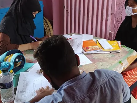 In Bangladesch werden die Menschen gegen COVID-19 aufgeklärt