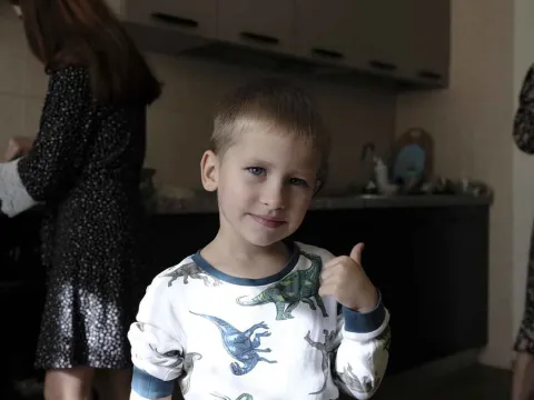 Geflüchteter ukrainischer Junge