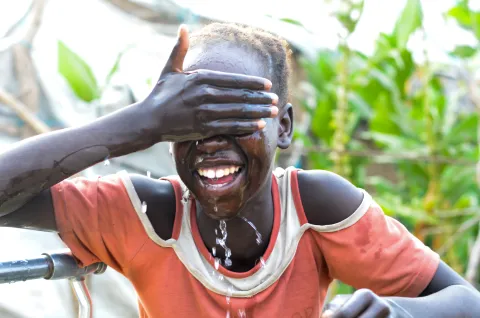 Sauberes Wasser für Akoy aus dem Südsudan