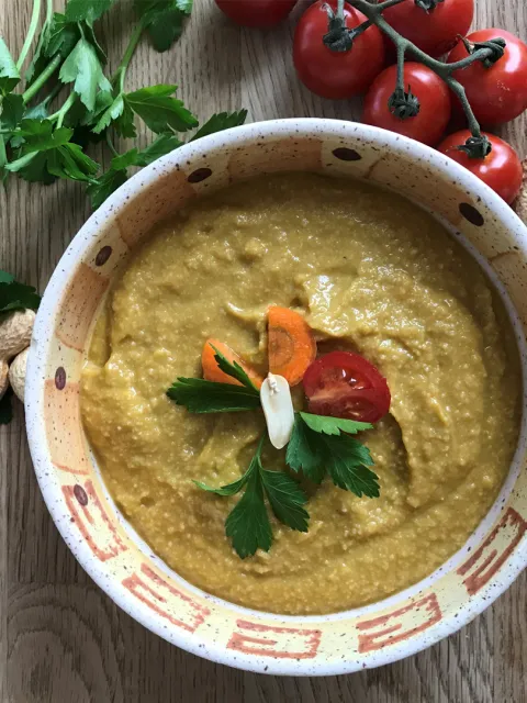 Patenschaft erfahren: Bolivianische Erdnusssuppe