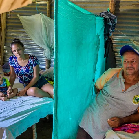 Zwei Familien venezonalanischer Flüchtlinge teilen sich ein Haus.