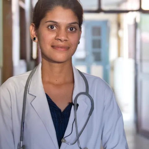 Vinita ist heute eine Krankenschwester und selbstständig
