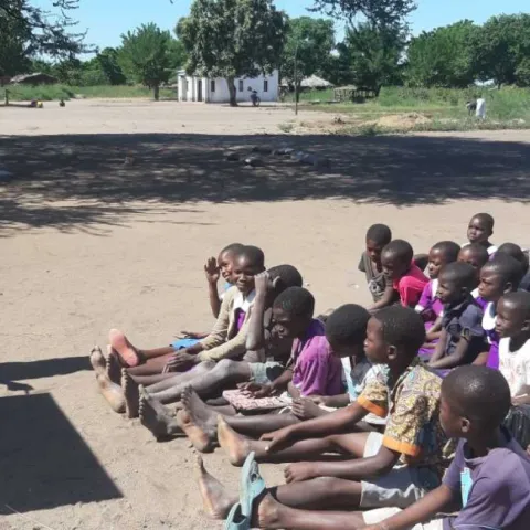 Vor der erfolgreichen Projektübergabe in Kunyinda, Malawi