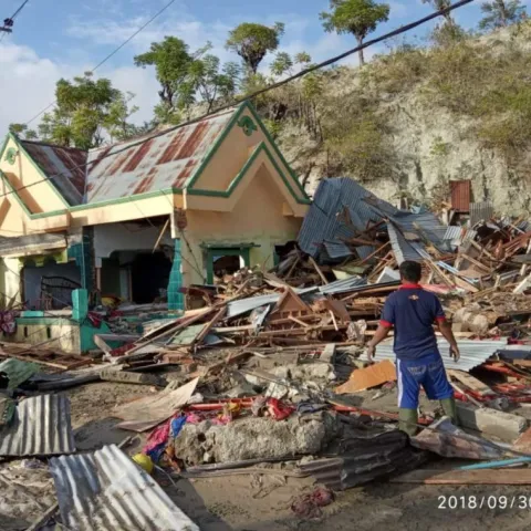 Zerstörungen nach dem Tsunami Indonesien