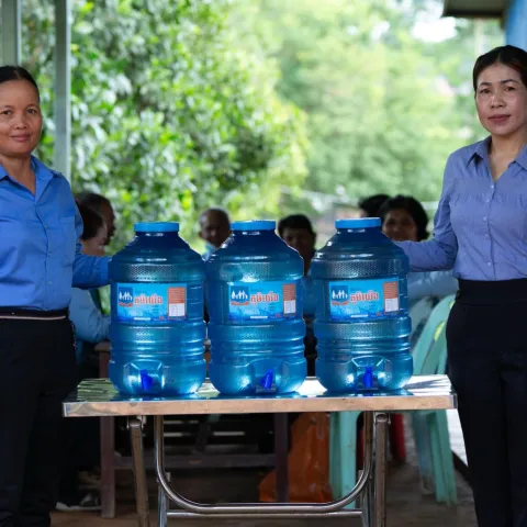 World Vision liefert Trinkwasser