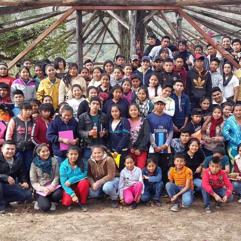 World Vision Bolivien und die Kinder sagen Danke