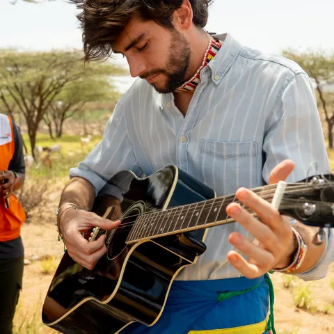 Alvaro Soler als World Vision Botschafter in Kenia
