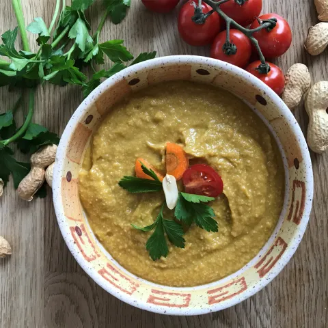 Patenschaft erfahren: Bolivianische Erdnusssuppe