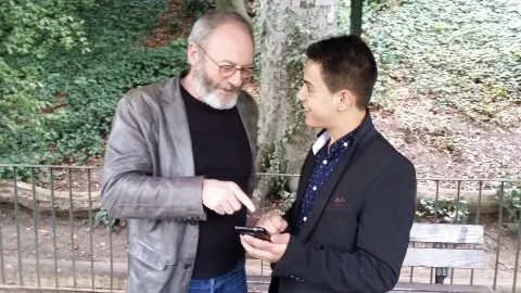 Liam Cunningham trifft Hussam