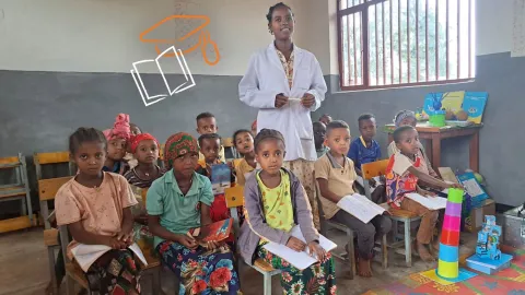 Kinder in einer Schule in Nedjo