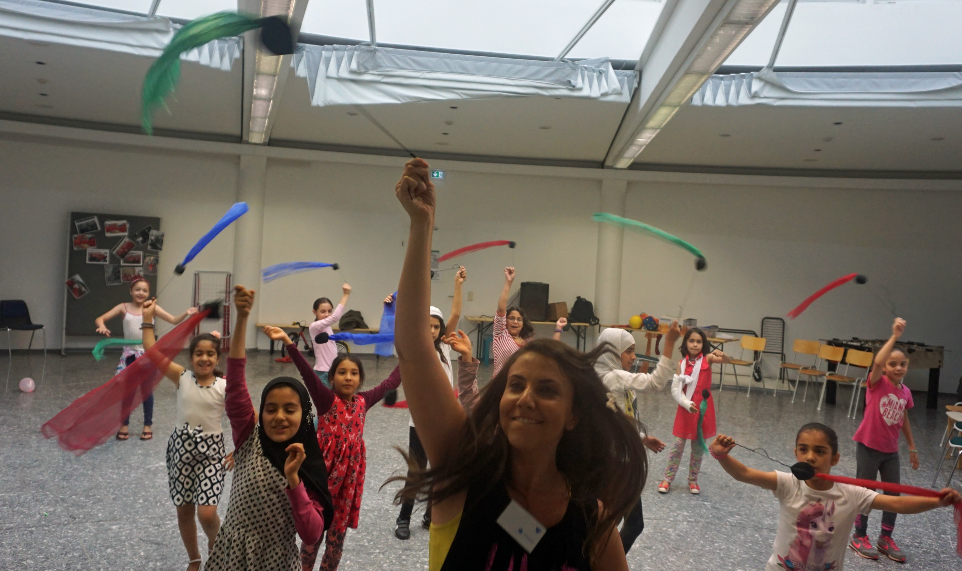 Spielmobil Berlin World Vision Tanz-Workschop für geflüchtete Kinder