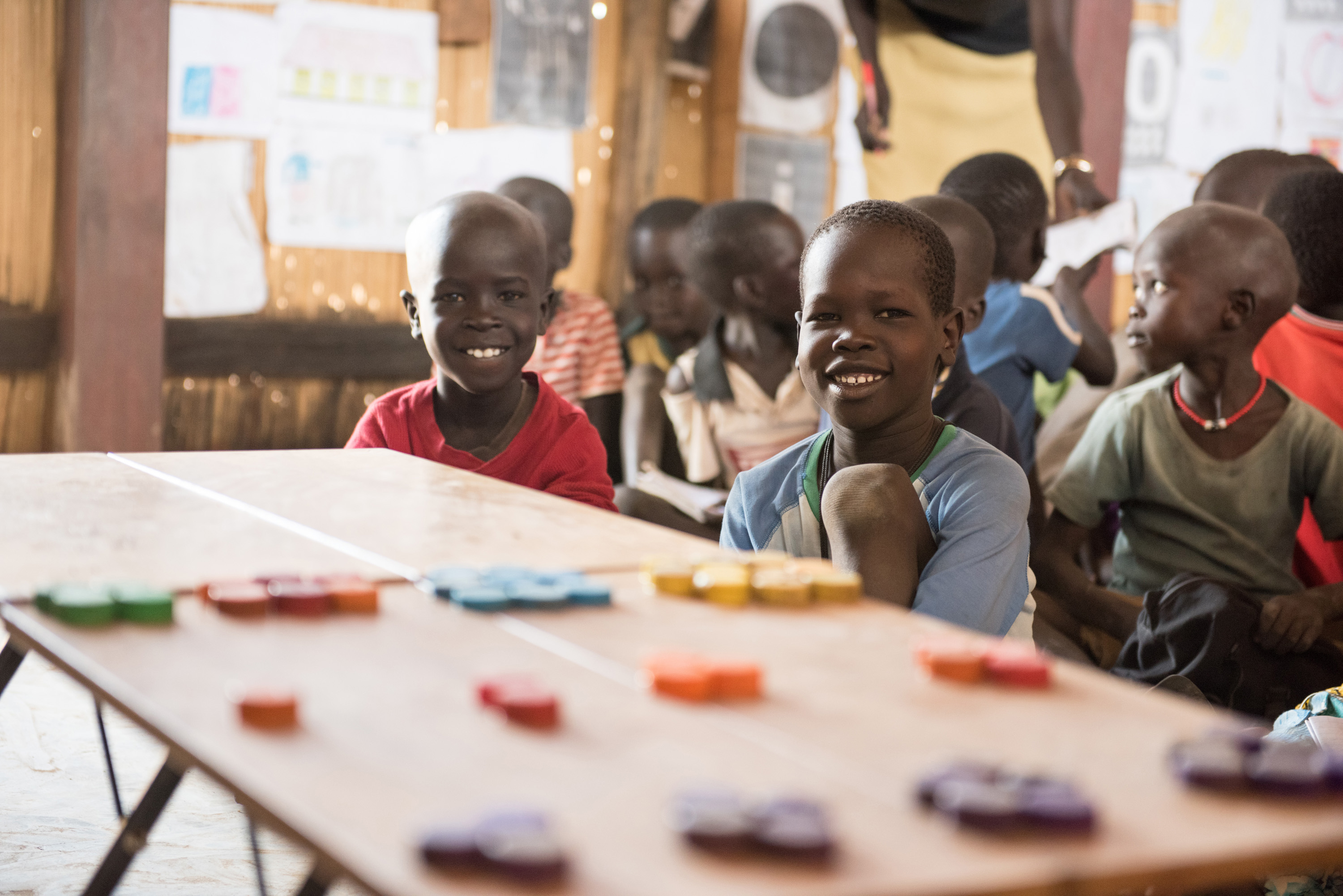  Bildungsangebot für Kinder aus Südsudan im Flüchtlingslager Imvepi
