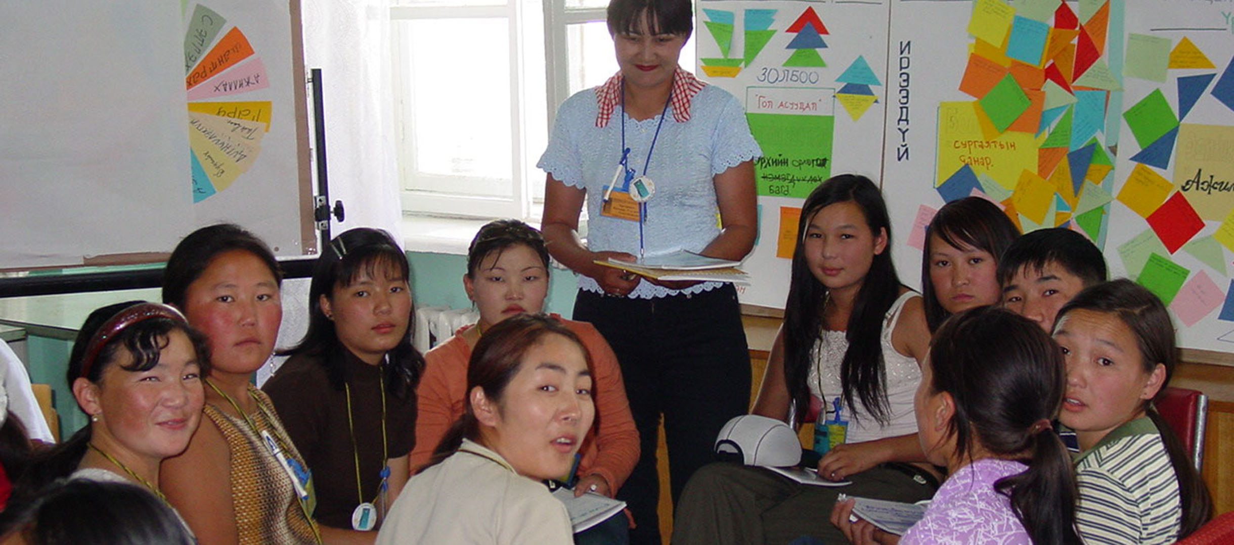World Vision klärt die Bewohner in Tolgoit über die Bedeutung von Bildung auf