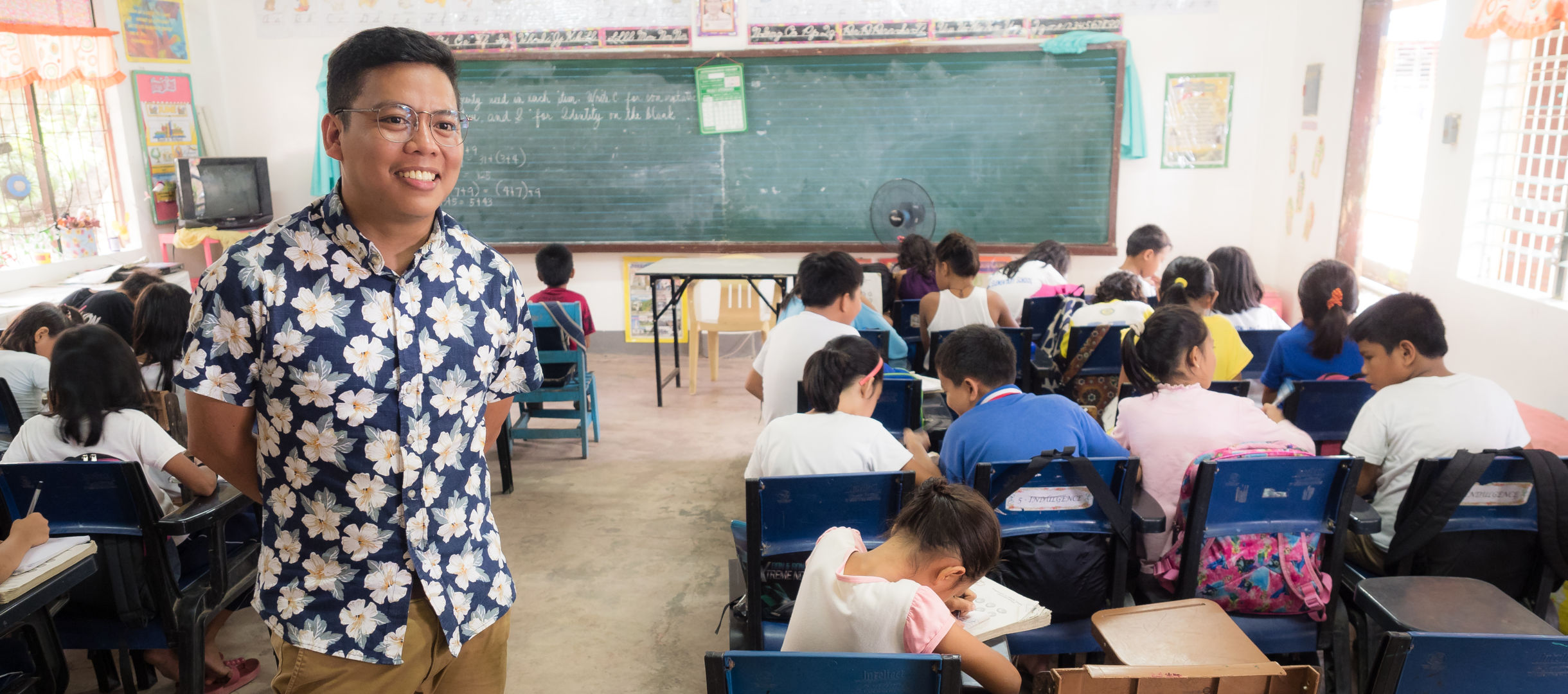 Janvie in einer Schule auf den Philippinen