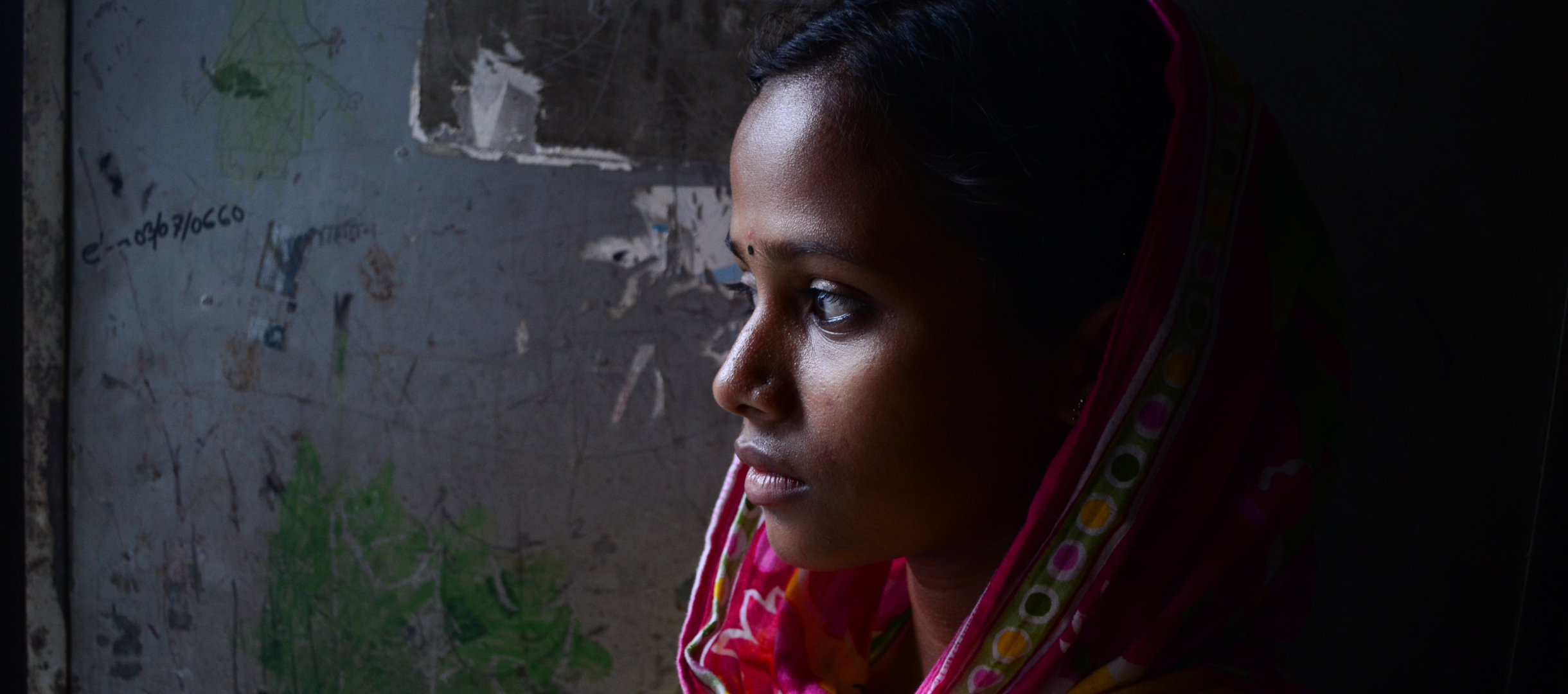 Jugendliche Fabrikarbeiterin in Bangladesch