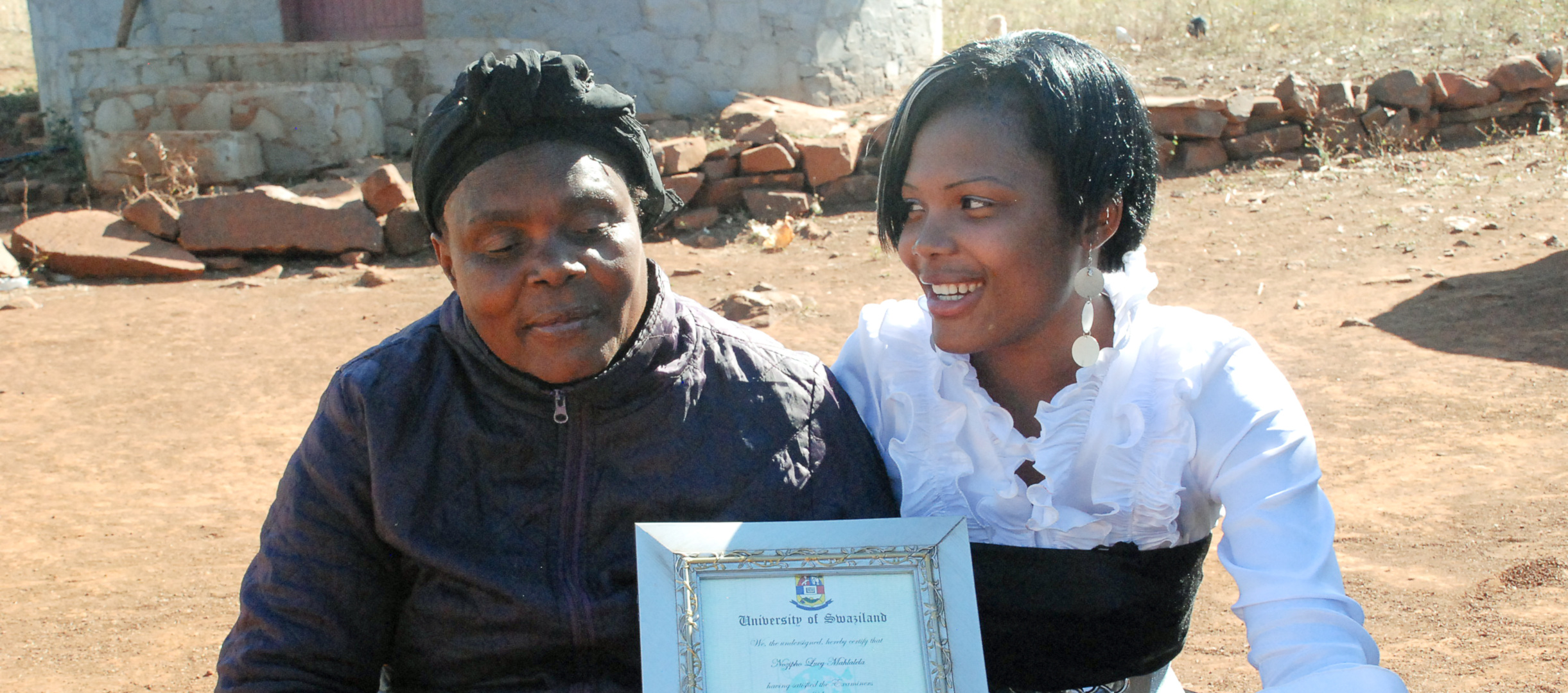 Ehemaliges Patenkind Nozipho aus Eswatini mit ihrer Mutter
