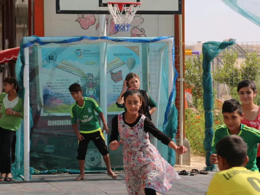 Spielende Kinder in einem Kinderschutzzentrum im Irak