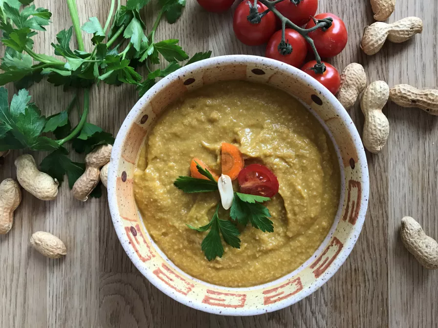 Bolivische Erdnusssuppe