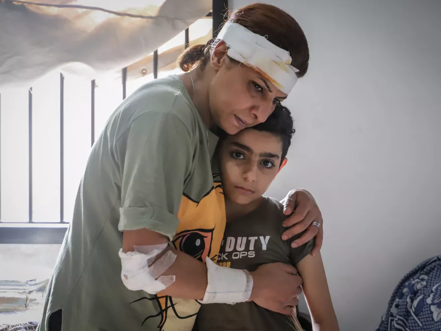 Noch unter Schock nach der Explosion in Beirut: Huwaida und ihr Sohn Ahmad