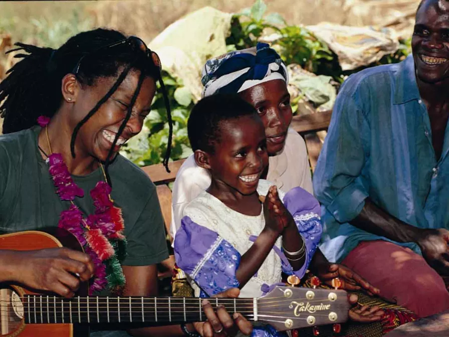 Judy Bailey in mit World Vision Deutschland in Tansania