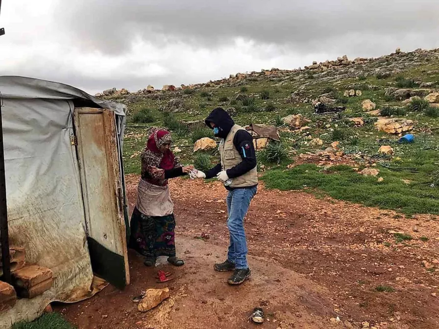 World Vision verteilt Seide an Flüchtlinge in LIbanon zur Corona-Virus-Bekämpfung