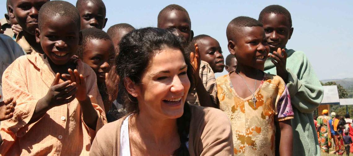 Mariella Ahrens Schauspielerin und Botschafterin von World Vision besucht Burundi