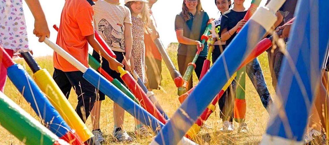 Hilfsprojekt-Jumpers-geflüchtete-Kinder-in-Deutschland-aus-Ukraine 