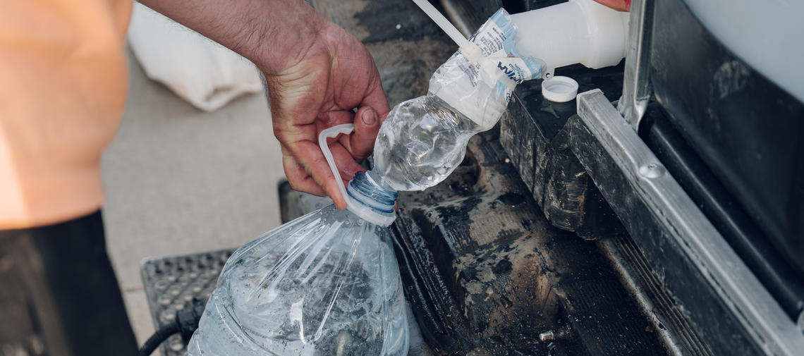 90 Prozent der befragten Kinder und Jugendlichen geben an, dass sie nur unter Schwierigkeiten Zugang zu an sauberem Trinkwasser haben.