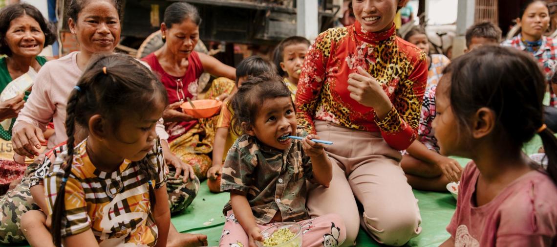 Pheak aus Kambodscha. Aufgrund von Mangelernährung war sie häufig krank und schwach.